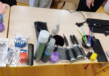 Warsztaty fryzjerskie – ciekawe spotkanie z zawodem