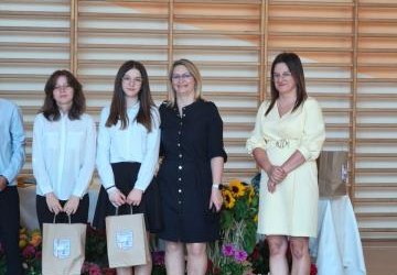 Sukces uczennic w konkursie „Picture Reading”